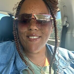 Meet your Posher, Samantha